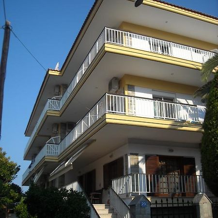 Iris Hotel Nea Kallikrateia Buitenkant foto