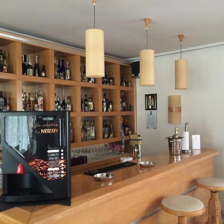 Iris Hotel Nea Kallikrateia Buitenkant foto