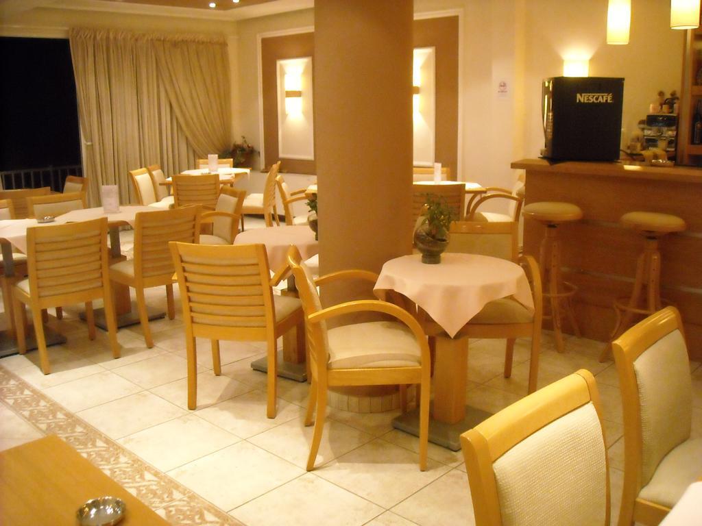 Iris Hotel Nea Kallikrateia Buitenkant foto