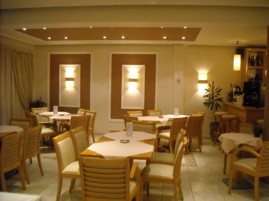 Iris Hotel Nea Kallikrateia Buitenkant foto