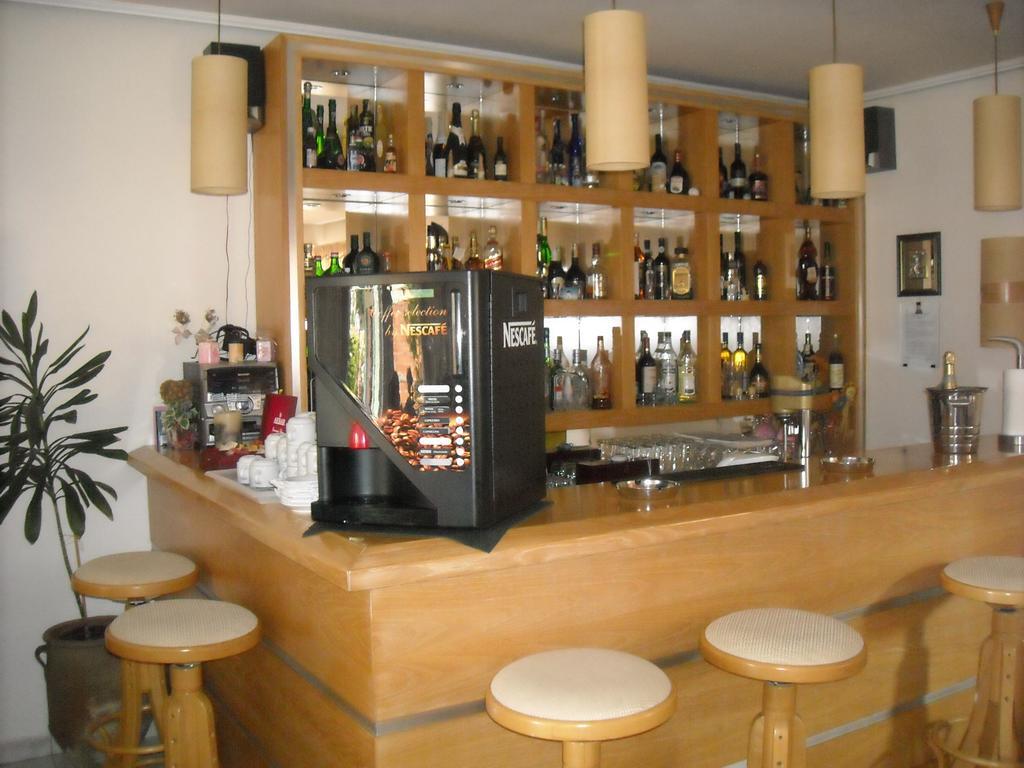 Iris Hotel Nea Kallikrateia Buitenkant foto