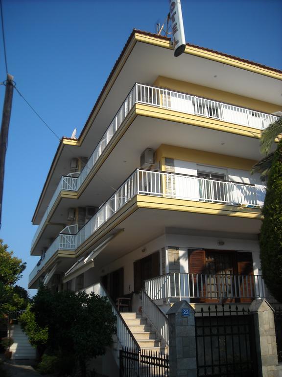 Iris Hotel Nea Kallikrateia Buitenkant foto