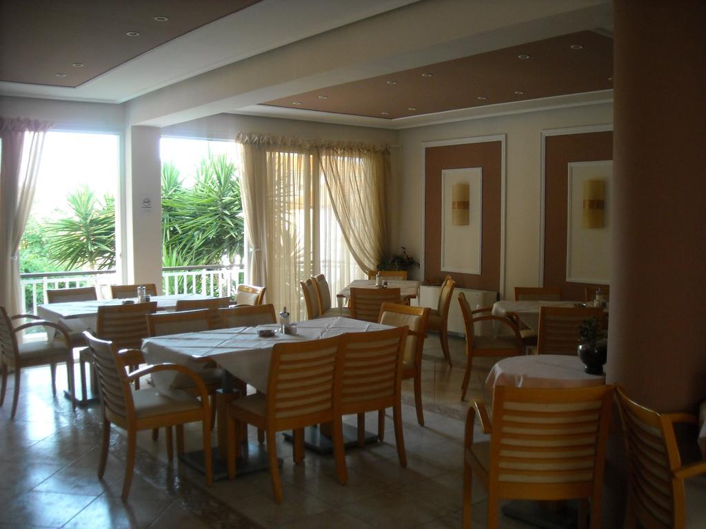 Iris Hotel Nea Kallikrateia Buitenkant foto