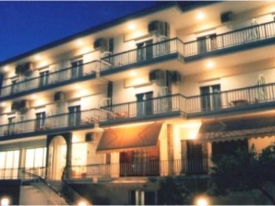 Iris Hotel Nea Kallikrateia Buitenkant foto